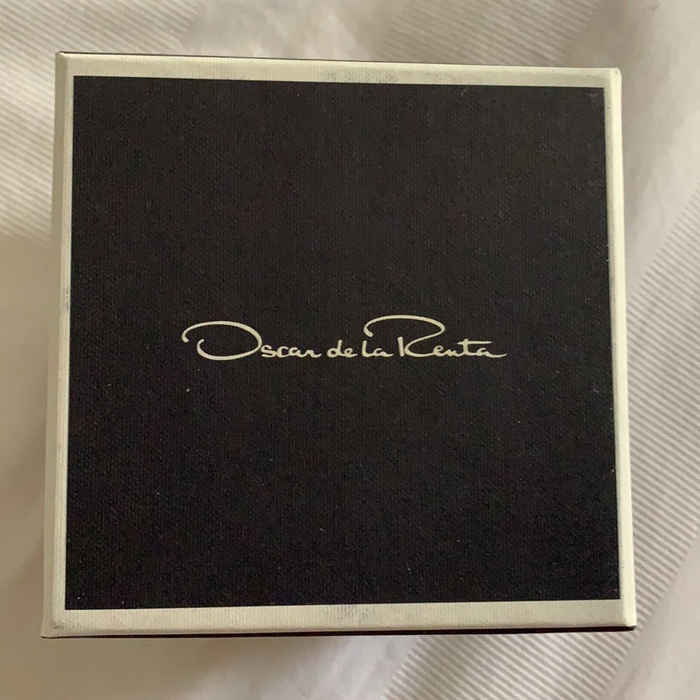 Oscar de la Renta faux coral ring - Picture 5 of 8